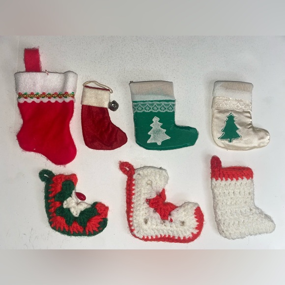 Vintage Lot of 7 Mini Holiday Christmas Stockings Ornaments Crochet Handmade - Picture 5 of 9